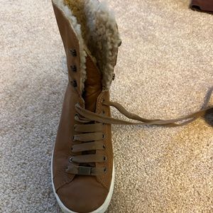 Ugg Size 8 Winter Sneakers